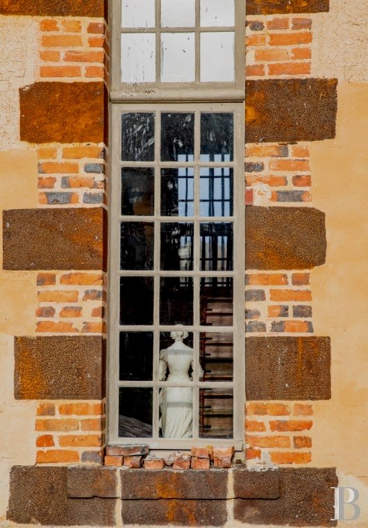 En Eure-et-Loire, à l’ouest de Chartres, un château du 17e dans un parc de 140 ha traversé par l’Eure - photo  n°2